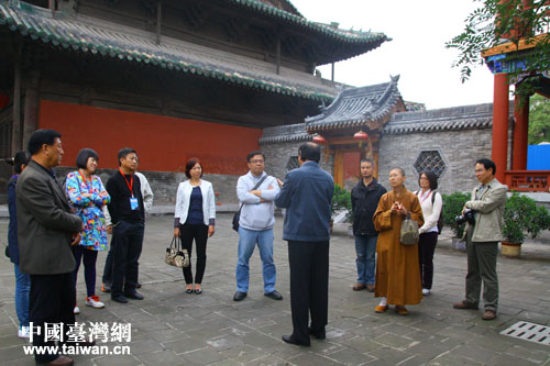 台湾记者参观太原崇善寺 台湾记者参观太原崇善寺