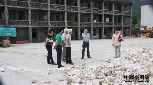 孙保霖一行考察台企罗城昌佳矿业开发有限公司硅矿石加工基地 孙保霖一行考察台企罗城昌佳矿业开发有限公司硅矿石加工基地