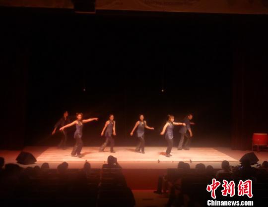 演出现场。 韩冰 摄