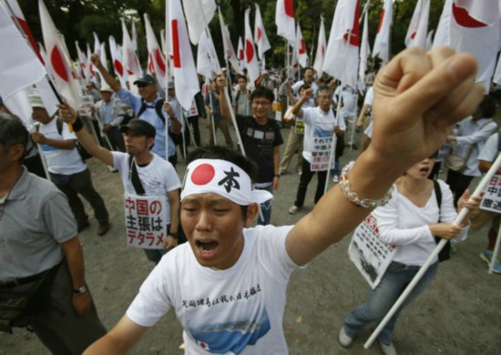 【专家:日不可能走军国主义老路 热爱和平不想侵华】 【专家:日不可能走军国主义老路 热爱和平不想侵华】