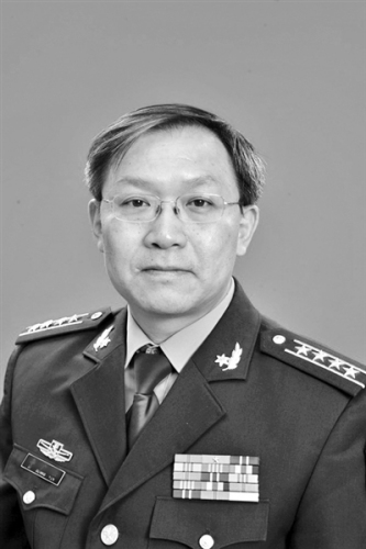 李广云,教授,博士生导师,信息工程大学导航与空天目标工程学院专家,长期从事军事测绘导航领域教学与研究工作,荣获国家科技进步二等奖1项,军队和省部级科技进步一等奖1项、二等奖6项。