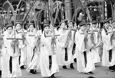 台北祭孔典礼上的台湾小学生。 台北祭孔典礼上的台湾小学生。