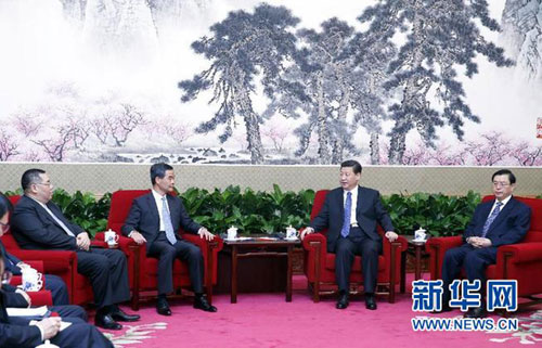 习近平会见梁振英、崔世安 习近平会见梁振英、崔世安