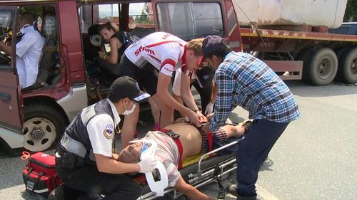 台湾花莲发生两车相撞事故4人受伤(图) 台湾花莲发生两车相撞事故4人受伤(图)