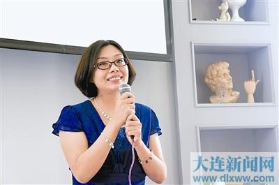 王小柔在活动现场 王小柔在活动现场
