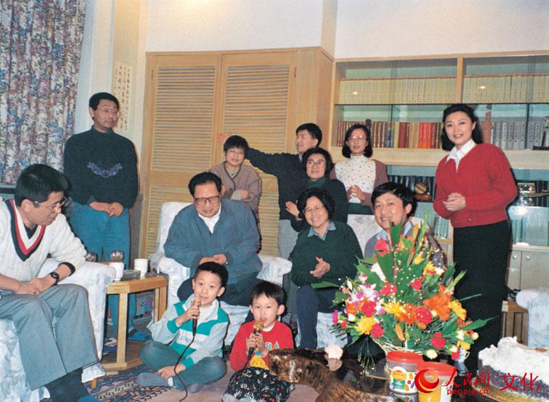 全家福。1994年12月,庆贺乔石70寿辰。 全家福。1994年12月,庆贺乔石70寿辰。