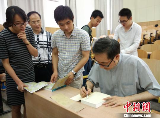 文史名家柏杨长子郭本城携父人物传记大陆行