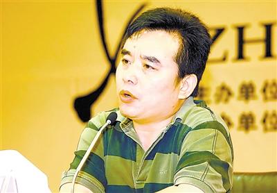 王跃文不喜欢“官场小说家”标签:只写感兴趣的 王跃文不喜欢“官场小说家”标签:只写感兴趣的