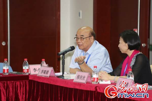 澳门作家图博会现场集体亮相 学者 澳门作家图博会现场集体亮相 学者