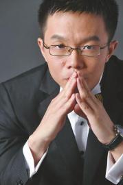 刘同将亮作家榜颁奖礼 自称穿什么都好看 刘同将亮作家榜颁奖礼 自称穿什么都好看