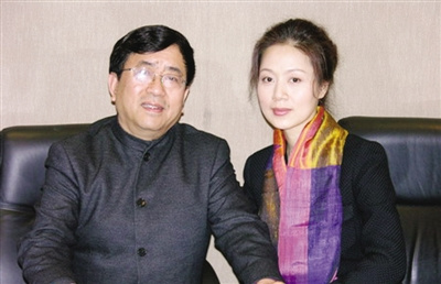 余秋雨谈与妻子的感情:为离婚传闻感到苦闷(图)
