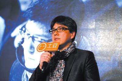 陈丹青要开讲:学不会易中天 面对镜头时不善言谈 陈丹青要开讲:学不会易中天 面对镜头时不善言谈