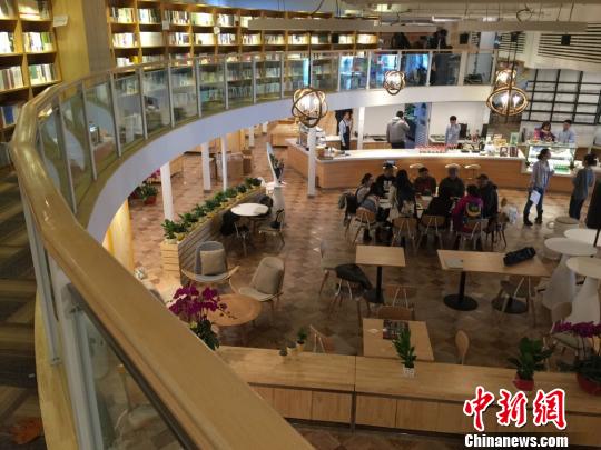 50人投资山东最大私营书店独立书店开辟新思路 50人投资山东最大私营书店独立书店开辟新思路