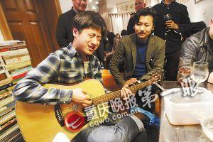 51岁藏书家以文会友办家宴 5年吸引五六千人 51岁藏书家以文会友办家宴 5年吸引五六千人