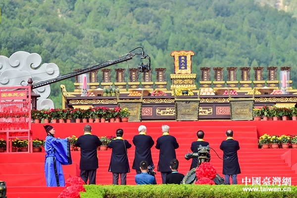 两岸献礼官共同敬天祈福 两岸献礼官共同敬天祈福