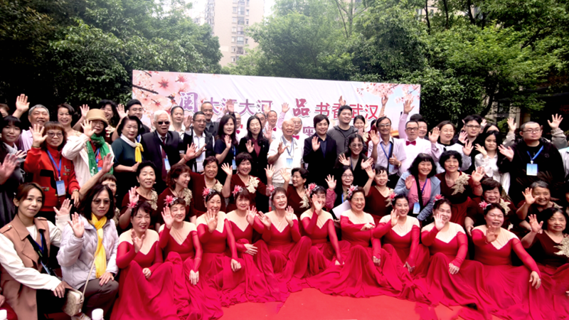 ��������̨ ͬ�Ĵٷ�չ