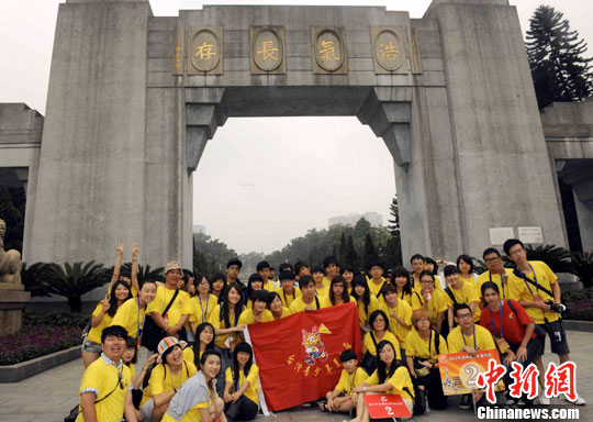 7��19�գ�������ͬ�ģ�����ͬ�С�2011��̨������������ӪӪԱ�ƻ�����ʮ����ʿ��԰�ιۡ�ͼΪ̨������������Ӫ�ιۺ�Ӱ�������緢 ���� ��