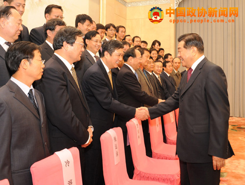 《人民政协重要文献选编》出版座谈会14日在京举行。中共中央政治局常委、全国政协主席贾庆林会见了与会代表。 张海霞 摄