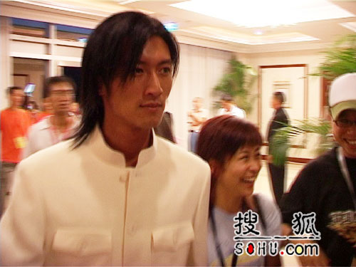 “秋晚”落幕 谢霆锋张柏芝“婚礼”落空(图)